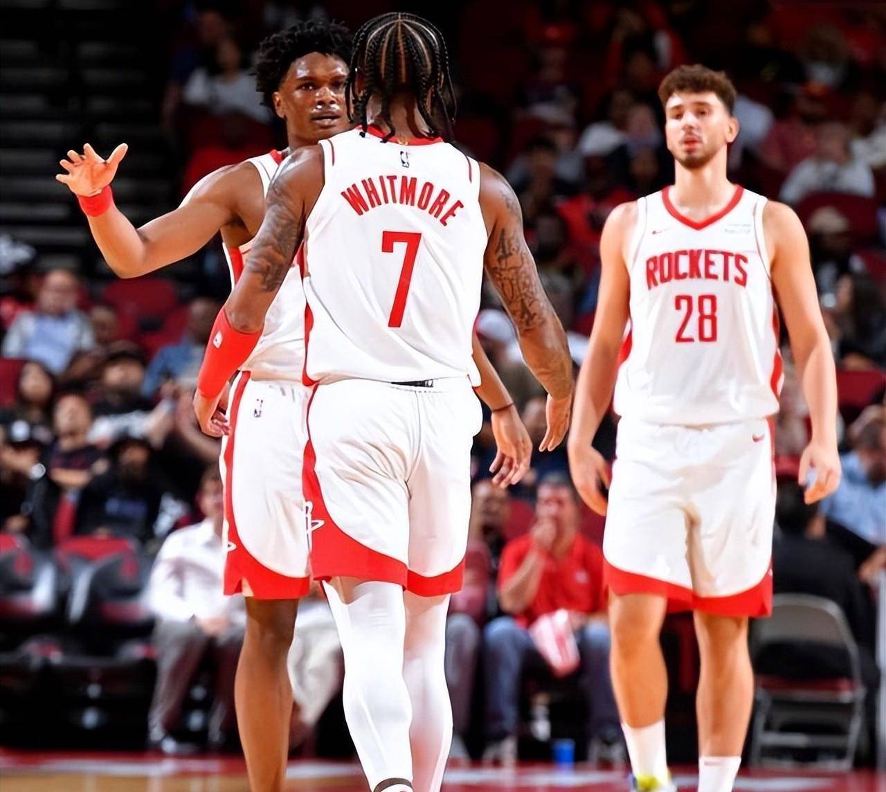 [NBA]布克准绝杀 太阳主场击败雄鹿